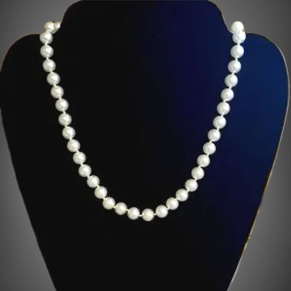 Vintage Faux Pearl Necklace with Goldtone   Clasp 18"
